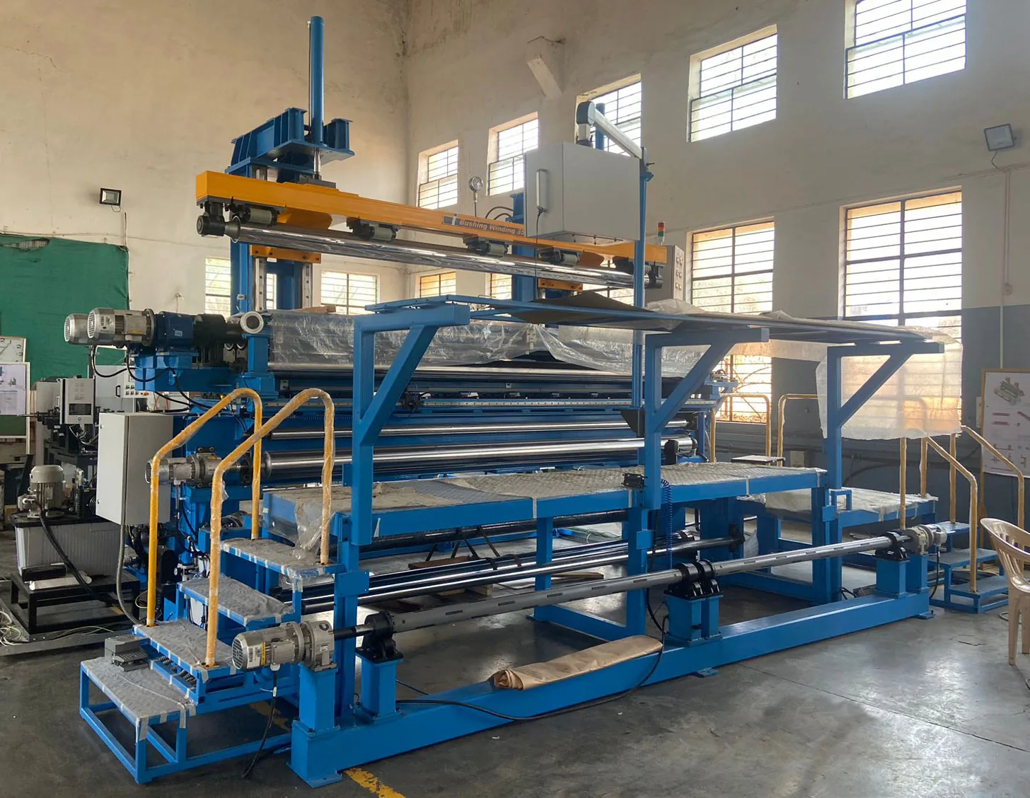 Bushing winding machine